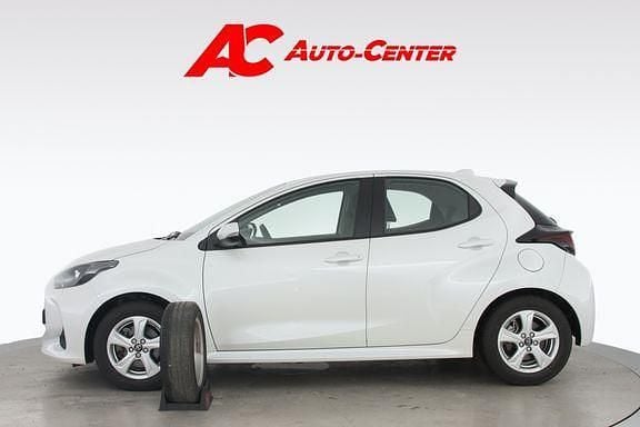 Käytetty Toyota Yaris Active 114 HP (83 kW) 2023 Platinum pearl white Viistoperä