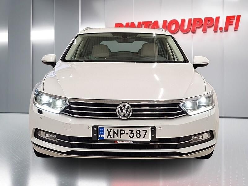 Käytetty VW Passat Comfortline 150 HP (110 kW) 2016 Valkoinen Farmari