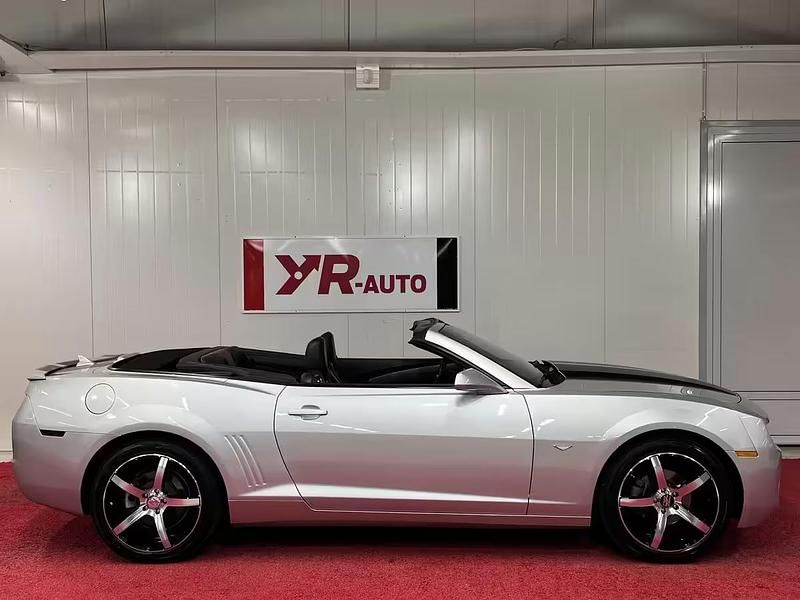 Käytetty Chevrolet Camaro 305 HP (224 kW) 2013 Musta Avoauto