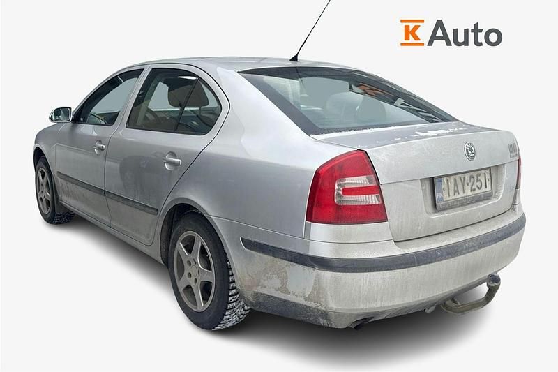 Käytetty Skoda Octavia Ambiente 116 HP (85 kW) 2006 Harmaa Viistoperä