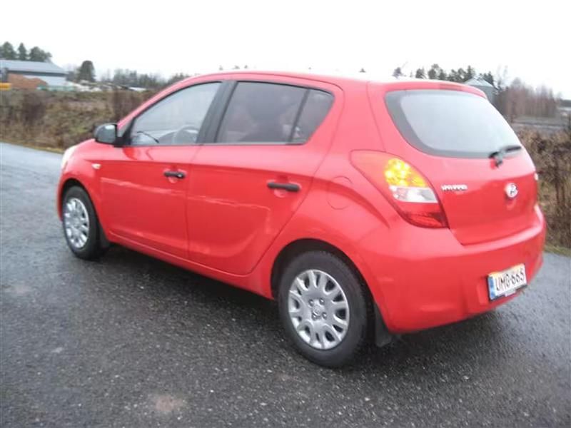 Käytetty Hyundai i20 Classic 78 HP (57 kW) 2012 Viistoperä