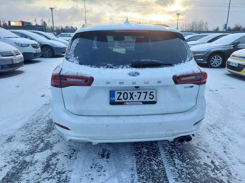 Käytetty Ford Focus ST-Line 158 HP (116 kW) 2023 Valkoinen Farmari