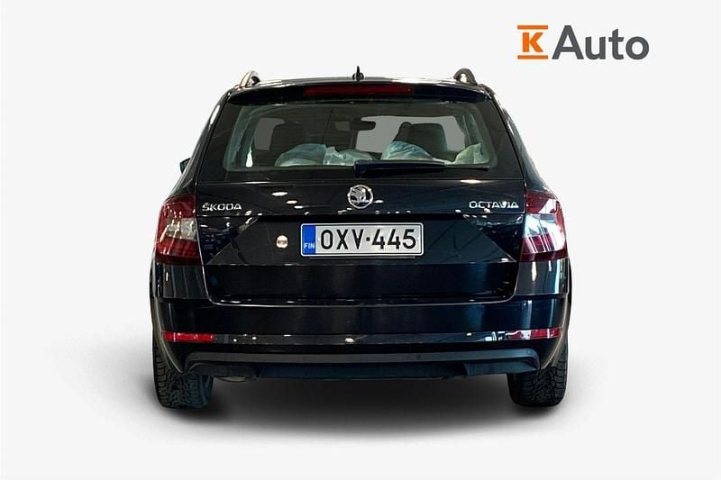 Käytetty Skoda Octavia Business Line 150 HP (110 kW) 2020 Musta Farmari