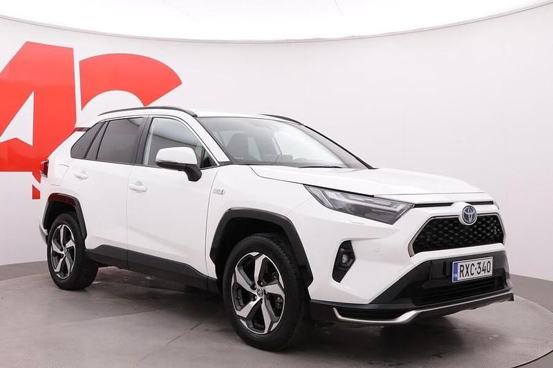 Käytetty Toyota RAV4 Hybrid Active 306 HP (225 kW) 2024 Valkoinen Katumaasturi