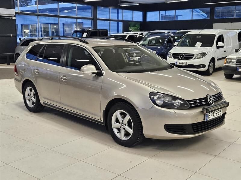 Käytetty VW Golf VII Comfortline 105 HP (77 kW) 2012 Hopea Farmari