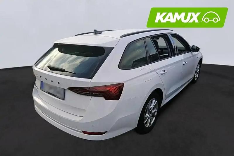 Käytetty Skoda Octavia Tour 116 HP (85 kW) 2022 Valkoinen Farmari