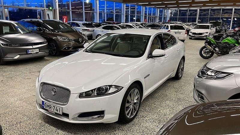 Käytetty Jaguar XF 241 HP (177 kW) 2013 Valkoinen Sedan