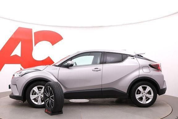 Käytetty Toyota C-HR Premium 122 HP (89 kW) 2017 Hopea Katumaasturi