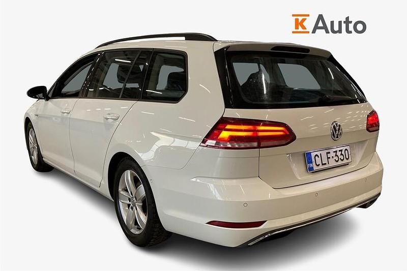 Käytetty VW Golf VII Comfortline 131 HP (96 kW) 2017 Valkoinen Farmari
