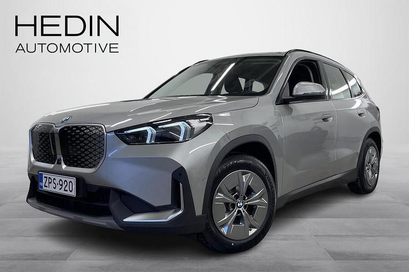 Uusi 2025 BMW iX1 Katumaasturi | 51 900 € (Perustarjous) - Kuva 1/4