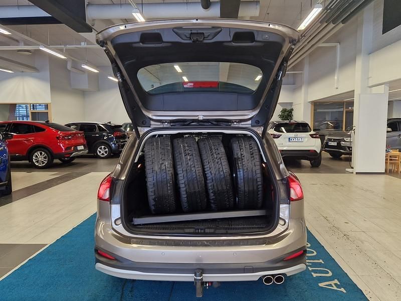 Käytetty Ford Focus Active 181 HP (133 kW) 2019 Harmaa Farmari