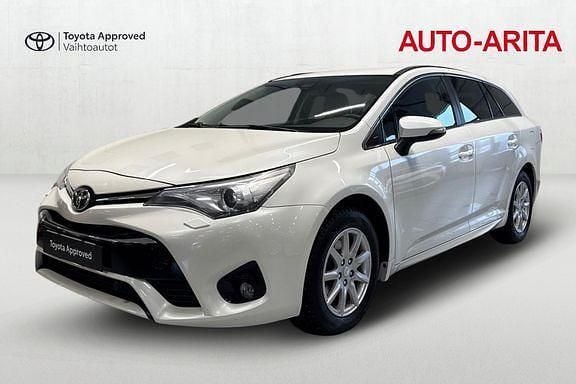 Käytetty Toyota Avensis Multidrive S 147 HP (108 kW) 2016 Valkoinen Farmari