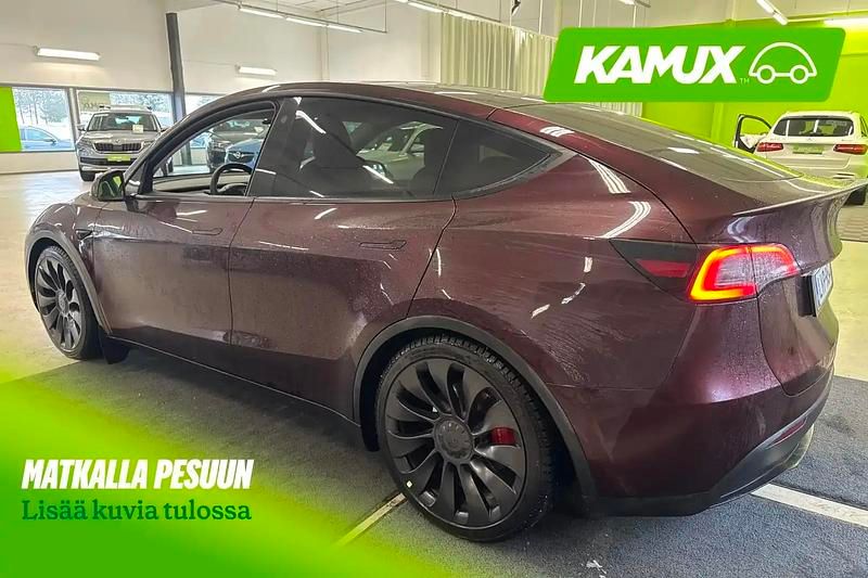 Käytetty Tesla Model Y Performance 336 kW (457 HP) 2024 Punainen Katumaasturi