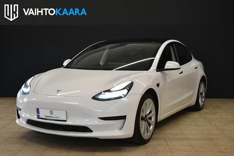 Käytetty 2021 Tesla Model 3 Standard Range Plus Sedan | 19 380 € (Perustarjous) - Kuva 1/3