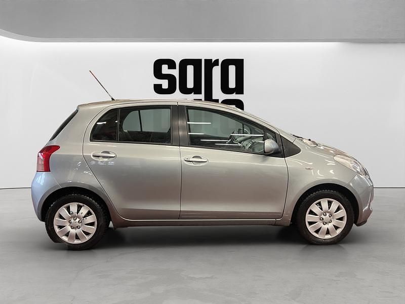 Käytetty Toyota Yaris Sol 87 HP (63 kW) 2007 Viistoperä