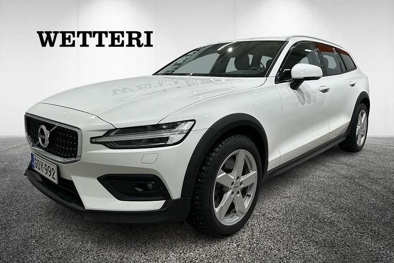 Valkoinen Käytetty 2022 Volvo V60 CC Business Edition Farmari | 33 900 € (Perustarjous) - Kuva 1/4