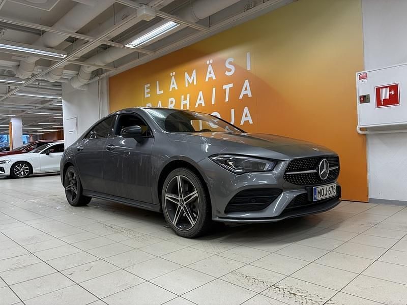 Käytetty 2022 Mercedes E250 Business Coupe - kaksiovinen | 28 900 € (Perustarjous) - Kuva 1/4