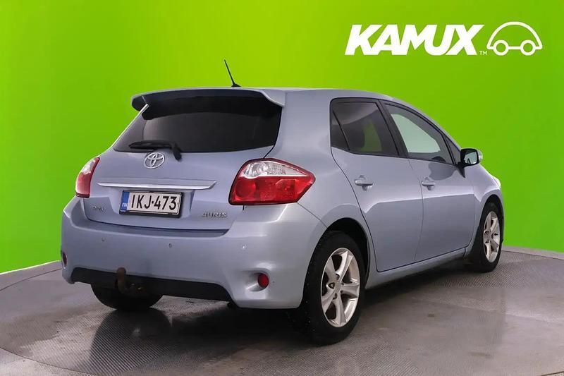 Käytetty Toyota Auris Edition 132 HP (97 kW) 2012 Sininen Sedan