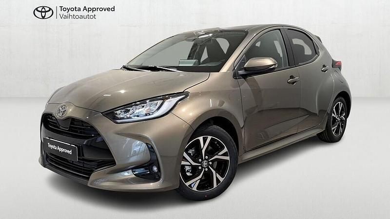 Käytetty Toyota Yaris Hybrid Edition 116 HP (85 kW) 2025 Ruskea Viistoperä