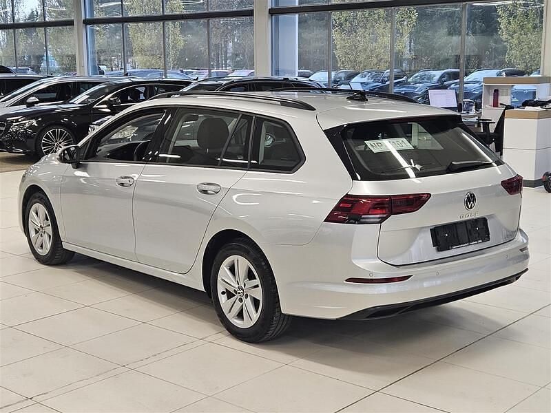 Käytetty VW Golf VIII Comfortline 131 HP (96 kW) 2021 Farmari