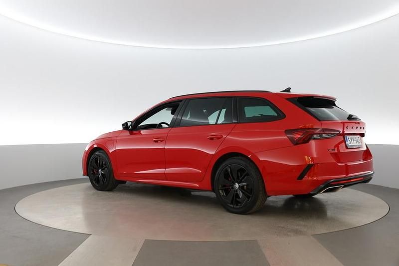 Käytetty Skoda Octavia RS 245 HP (180 kW) 2021 Farmari