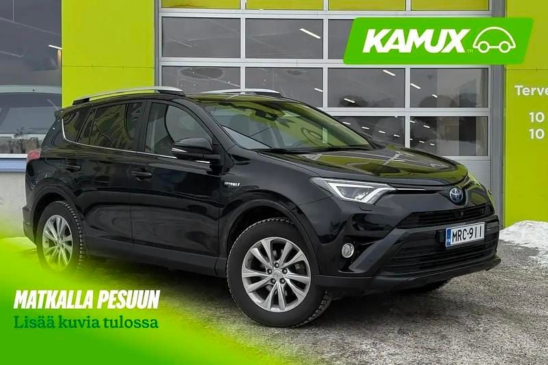 Käytetty Toyota RAV4 Premium 155 HP (114 kW) 2018 Musta Katumaasturi