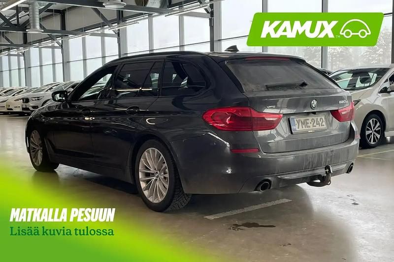 Käytetty BMW 520 Sport Line 190 HP (139 kW) 2019 Hopea / harmaa Farmari