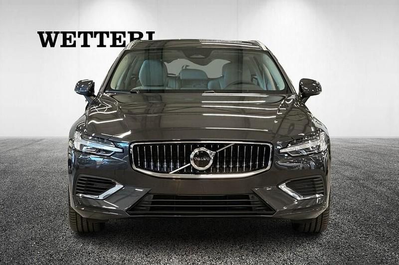 Uusi Volvo V60 Plus 350 HP (257 kW) 2025 Harmaa Farmari
