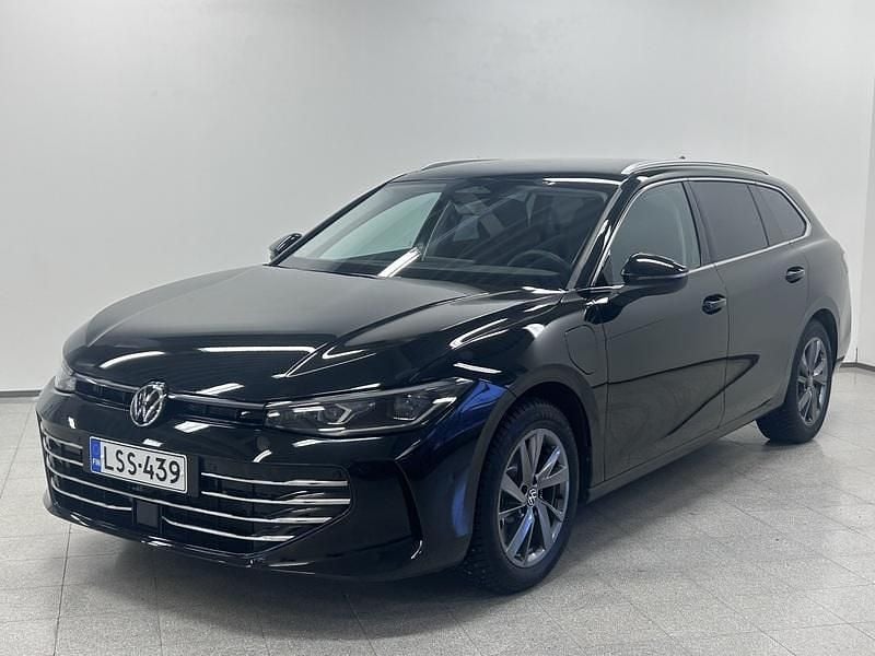 Käytetty VW Passat Elegance 272 HP (200 kW) 2025 Farmari