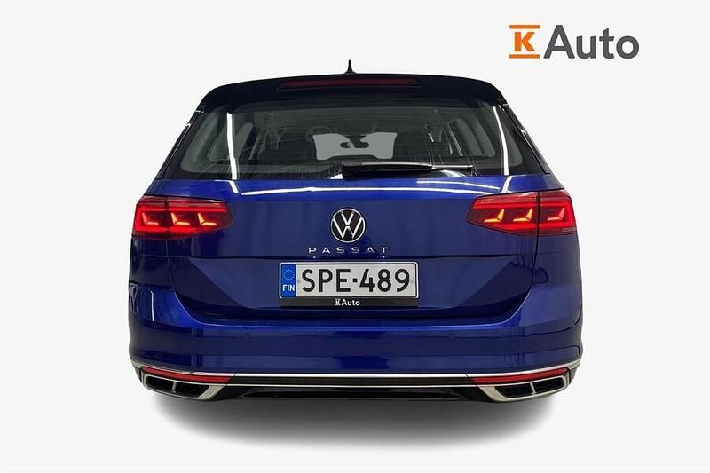 Käytetty VW Passat Business 150 HP (110 kW) 2023 Sininen Farmari