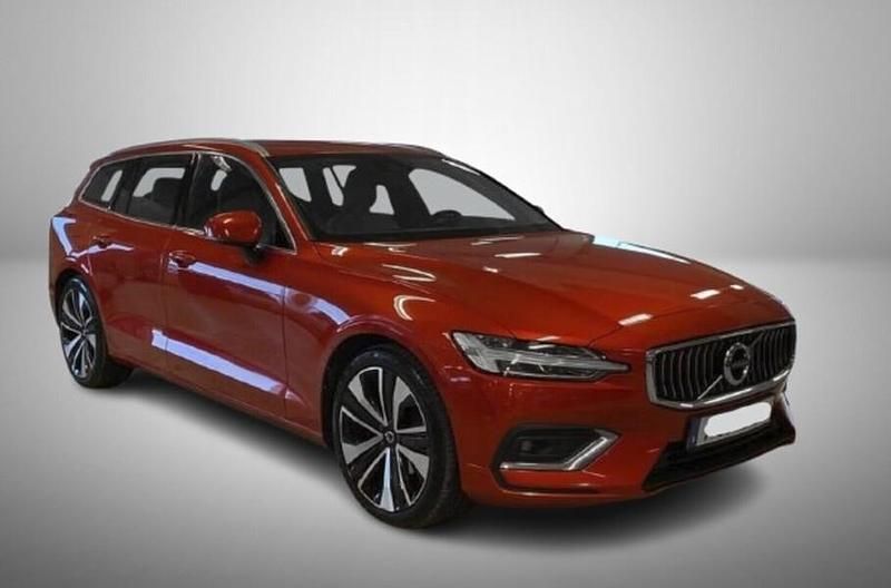 Punainen Käytetty 2019 Volvo V60 Comfort Farmari | 26 900 € (Kallis) - Kuva 1/3