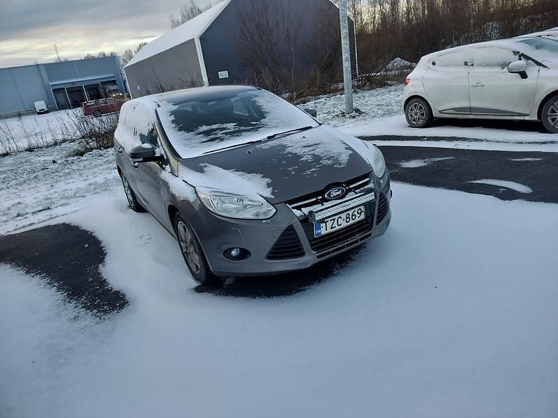 Käytetty 2013 Ford Focus Trend Farmari | 5 480 € (Perustarjous) - Kuva 1/3