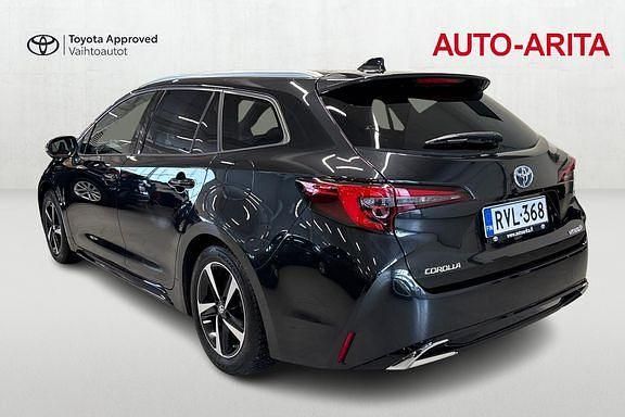 Käytetty Toyota Corolla Edition 140 HP (102 kW) 2023 Musta Farmari