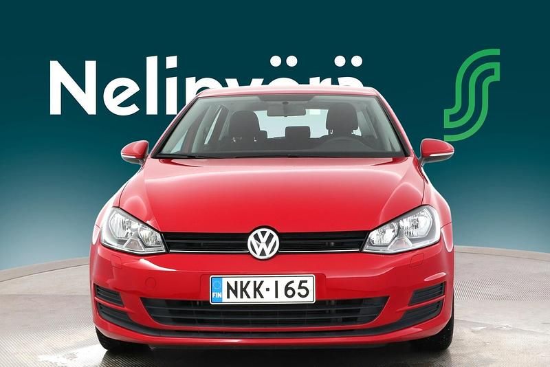 Käytetty VW Golf VII Trendline 86 HP (63 kW) 2016 Punainen Viistoperä