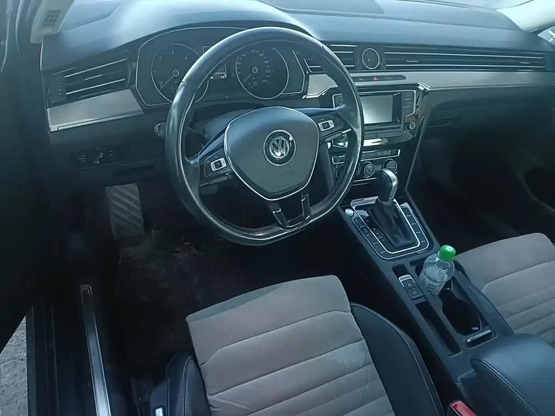 Käytetty VW Passat Highline 150 HP (110 kW) 2015 Sininen Sedan