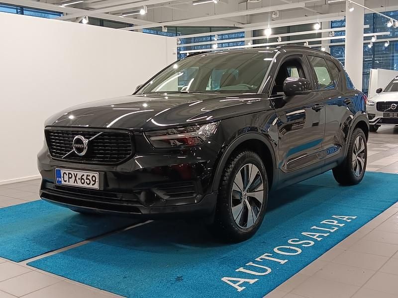 Käytetty 2022 Volvo XC40 R-Design Katumaasturi | 37 900 € (Hieman kallis) - Kuva 1/3