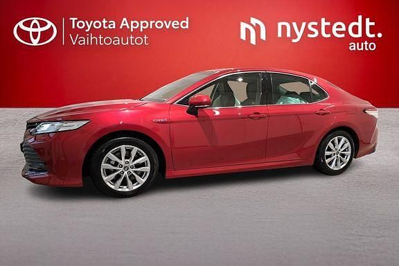 Käytetty Toyota Camry Style 178 HP (130 kW) 2020 Punainen Sedan