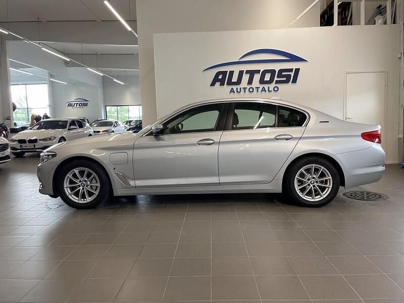 Käytetty BMW 530e 252 HP (185 kW) 2019 Hopea Sedan