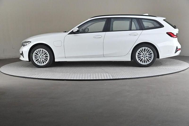 Käytetty BMW 320e Sport Line 204 HP (150 kW) 2021 Farmari