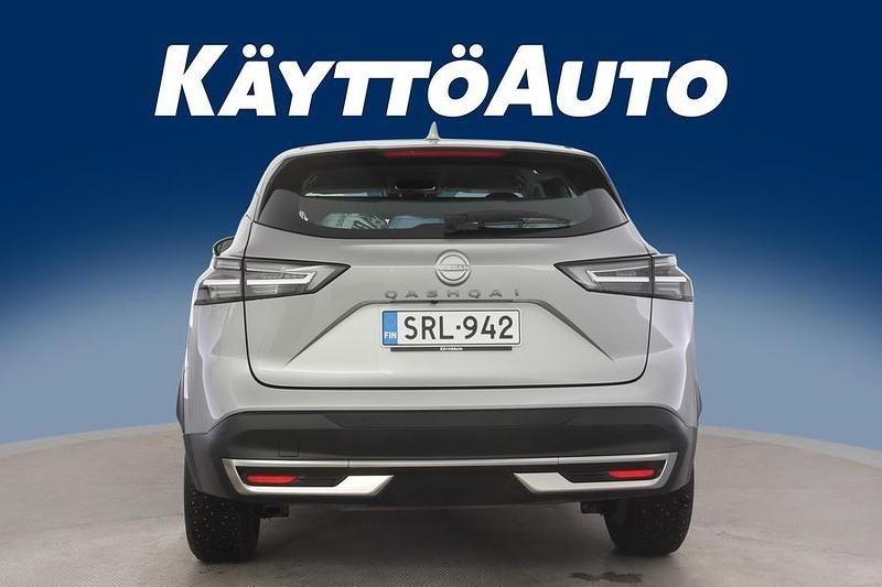 Käytetty Nissan Qashqai Acenta 158 HP (116 kW) 2024 Hopea Katumaasturi