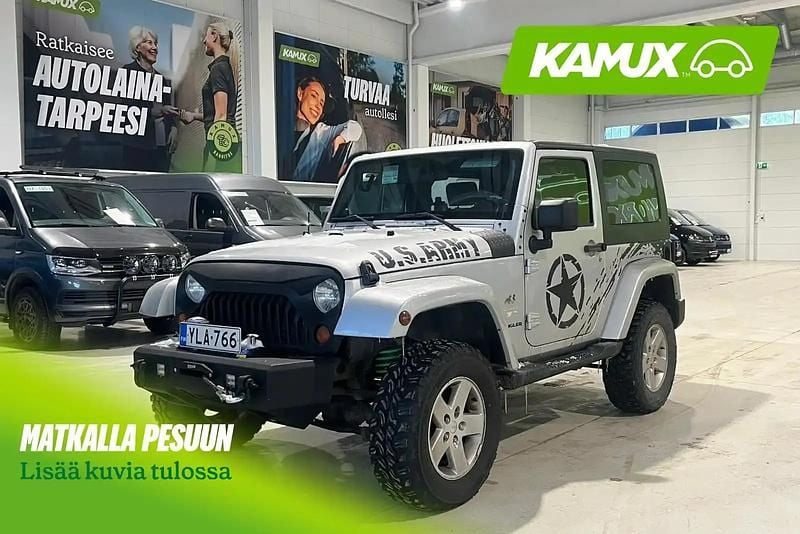 Käytetty Jeep Wrangler Sahara 271 HP (199 kW) 2008 Hopea / harmaa Katumaasturi