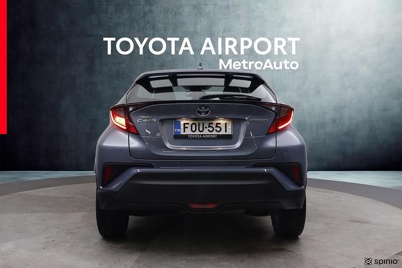 Käytetty Toyota C-HR Active 122 HP (89 kW) 2022 Hopea Katumaasturi