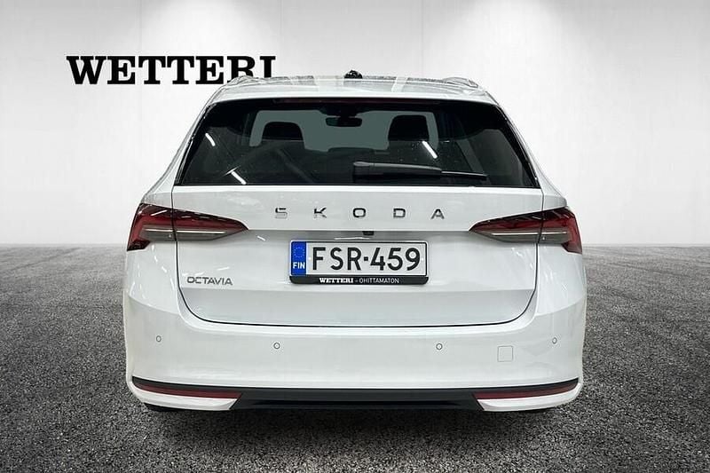 Käytetty Skoda Octavia Style 150 HP (110 kW) 2025 Valkoinen Farmari