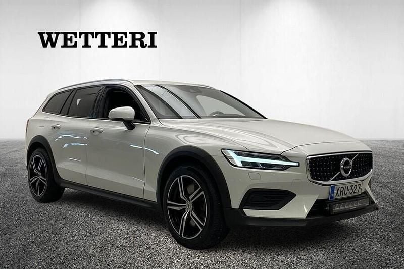 Käytetty Volvo V60 CC 190 HP (139 kW) 2019 Valkoinen Farmari