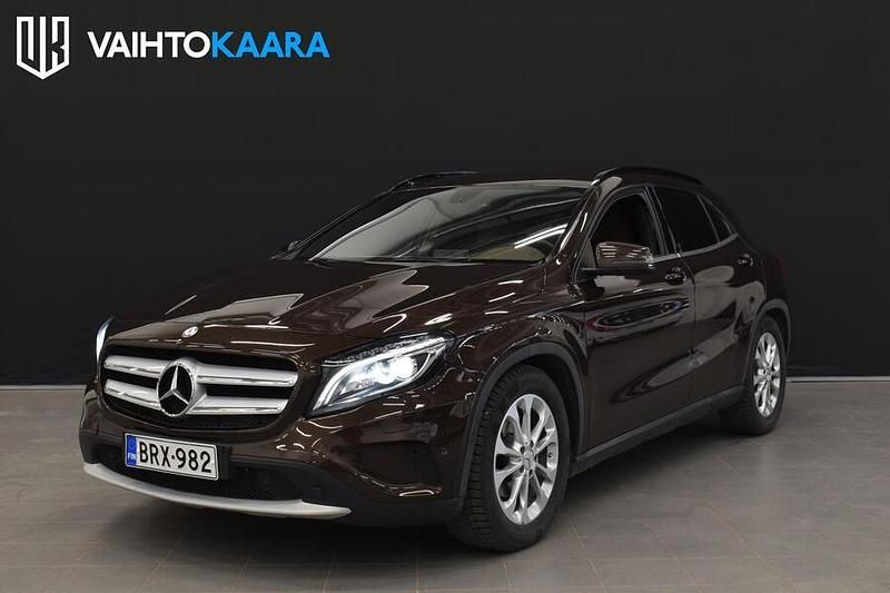 Ruskea Käytetty 2014 Mercedes GLA200 Business Katumaasturi | 19 500 € (Perustarjous) - Kuva 1/2