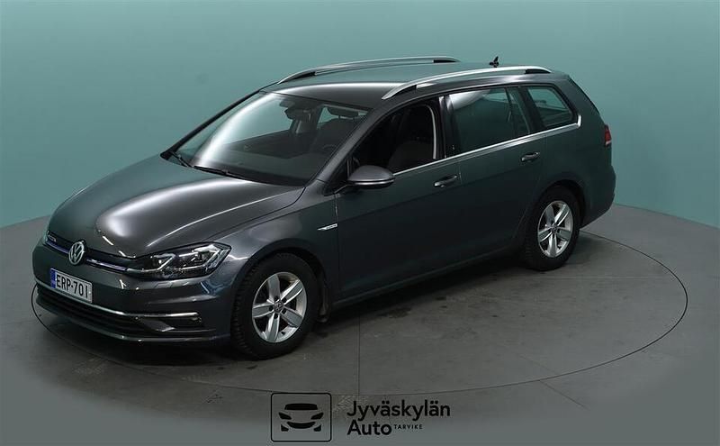 Käytetty VW Golf VII Highline 131 HP (96 kW) 2019 Harmaa Farmari
