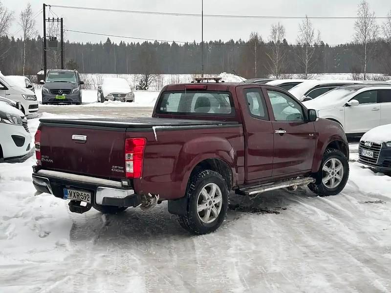 Käytetty Isuzu D-Max 163 HP (119 kW) 2015 Punainen Nouto