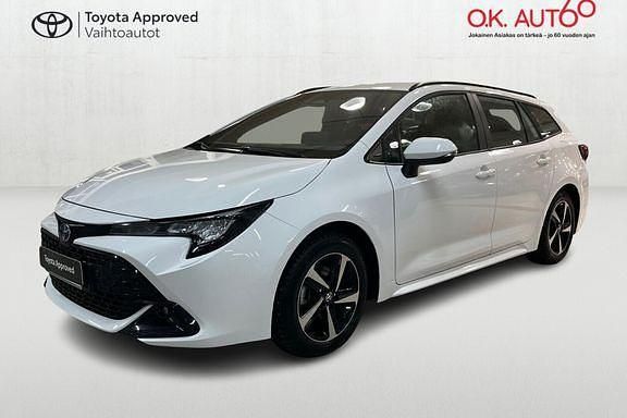 Valkoinen Käytetty 2024 Toyota Corolla Active Farmari | 27 970 € (Perustarjous) - Kuva 1/4