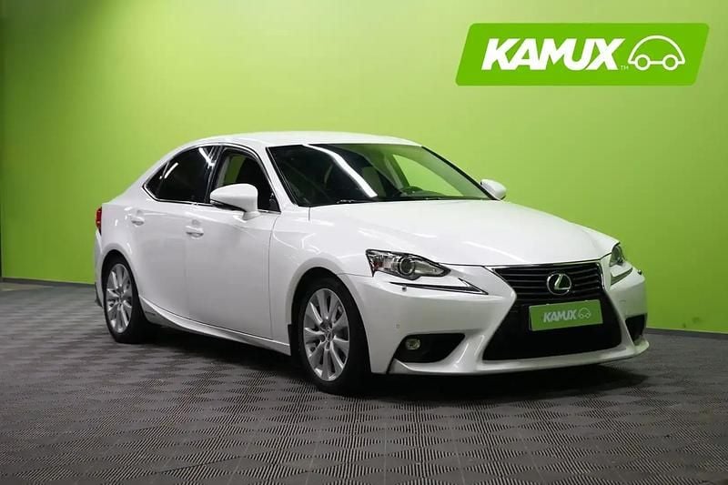 Käytetty Lexus IS300h Executive Line 181 HP (133 kW) 2015 Valkoinen Sedan