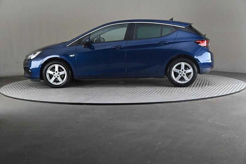 Käytetty Opel Astra Innovation 146 HP (107 kW) 2021 Viistoperä